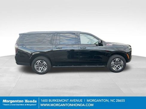 Used 2025 Chevrolet Suburban Z71 w/ Comfort Package image 10