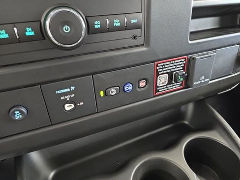New 2025 GMC Savana 2500 w/ Enhanced Convenience Package image 22