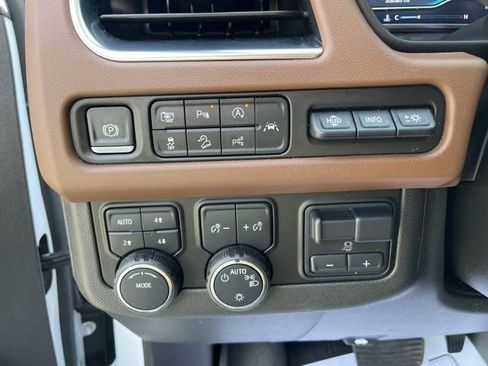 Used 2024 Chevrolet Tahoe High Country w/ Advanced Technology Package image 33