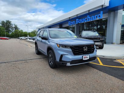 New 2025 Honda Pilot TrailSport