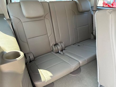 Used 2016 Chevrolet Tahoe LT w/ Luxury Package RWD image 10