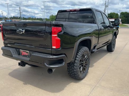 Used 2025 Chevrolet Silverado 2500 High Country w/ Midnight Edition AWD/4WD image 7