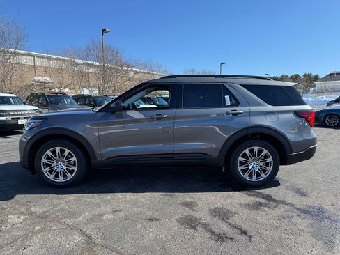 New 2026 Ford Explorer Active w/ Active Comfort Package image 2