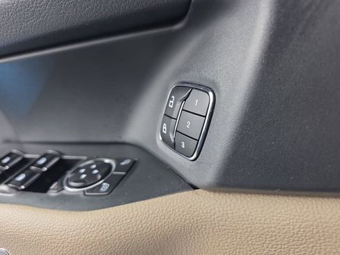 Used 2024 Ford Expedition Limited image 26