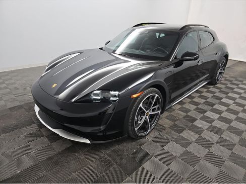 Used 2022 Porsche Taycan 4 Cross Turismo w/ Premium Package AWD/4WD image 3