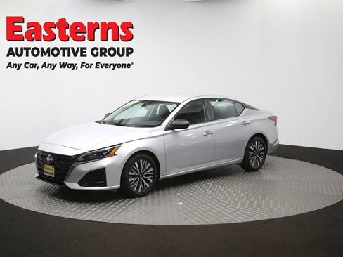 Used 2024 Nissan Altima 2.5 SV FWD image 56
