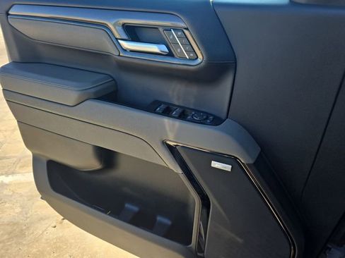 Used 2025 Chevrolet Silverado 1500 ZR2 w/ Technology Package image 23