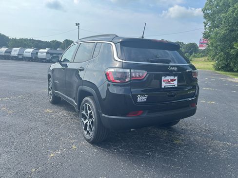 New 2026 Jeep Compass Limited AWD/4WD image 7