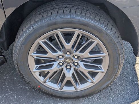 New 2026 Ford Expedition Max Platinum image 17