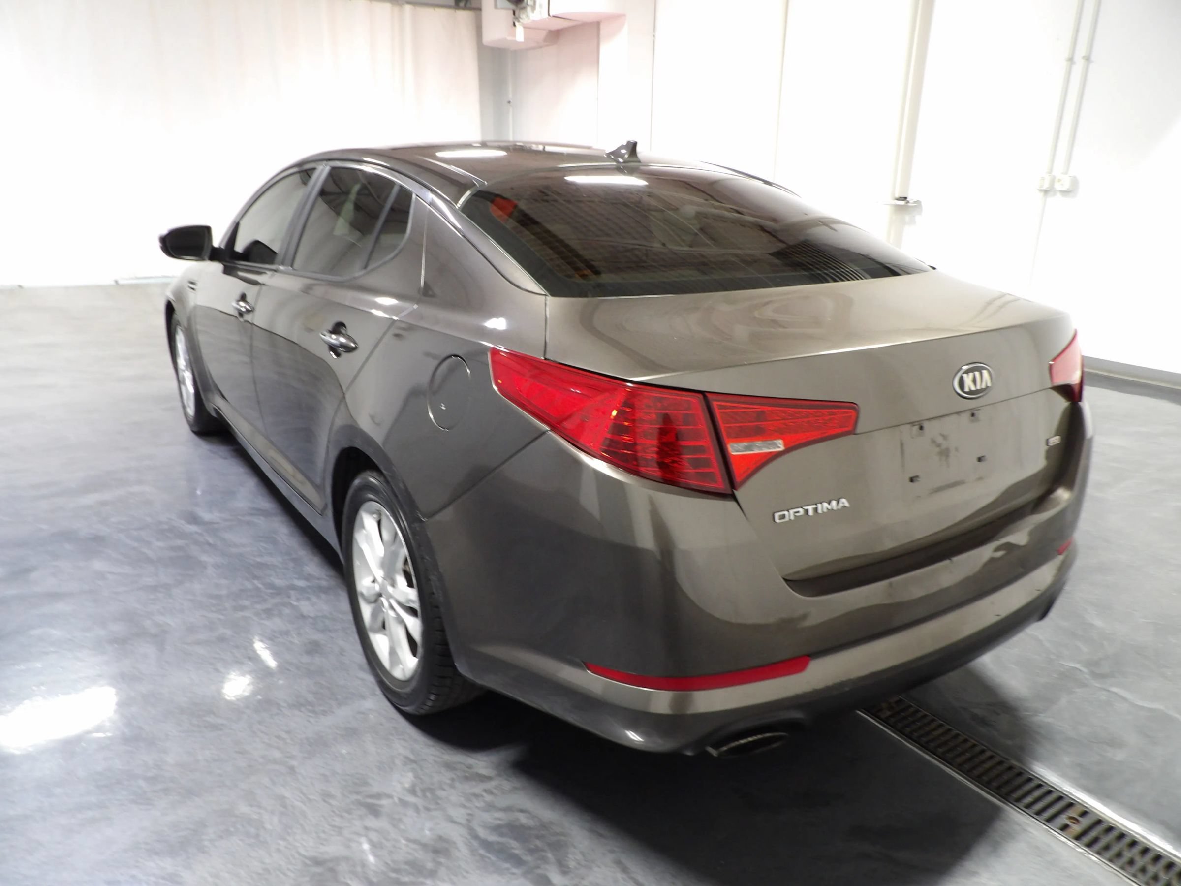 Used 2013 Kia Optima LX FWD image 5