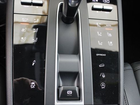 New 2026 Porsche Macan S image 33