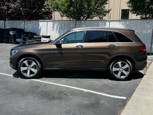 Used 2016 Mercedes-Benz GLC 300 4MATIC w/ Multimedia Package image 4