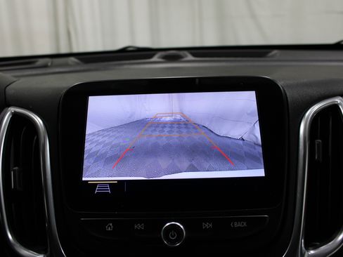 Used 2020 Chevrolet Equinox LT FWD image 16