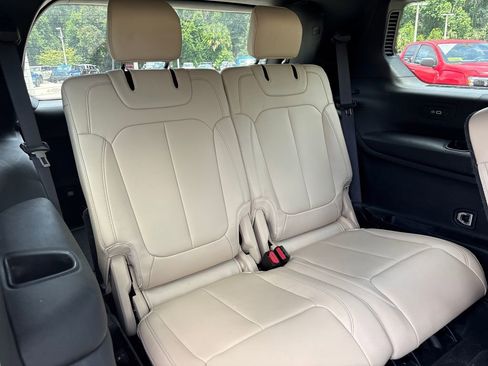 Used 2023 Jeep Grand Cherokee L Limited RWD image 32