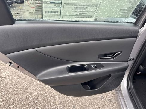 New 2025 Hyundai Elantra SEL image 12