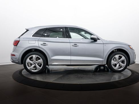 Certified 2023 Audi Q5 2.0T Premium Plus w/ Premium Plus Package AWD/4WD image 3