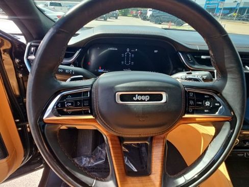 Used 2024 Jeep Grand Cherokee L Summit AWD/4WD image 13