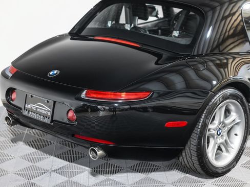 Used 2002 BMW Z8 RWD image 9