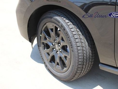 New 2027 Ford Expedition Platinum RWD image 5