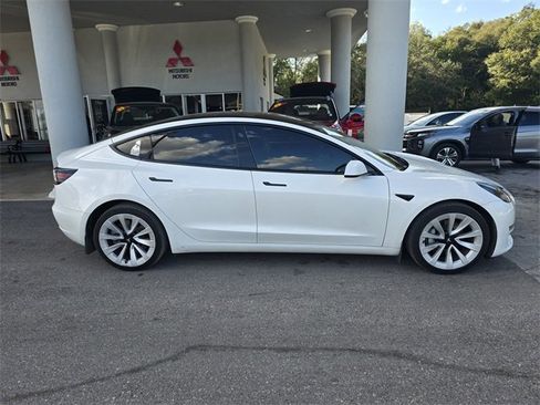 Used 2023 Tesla Model 3 Standard Range image 3