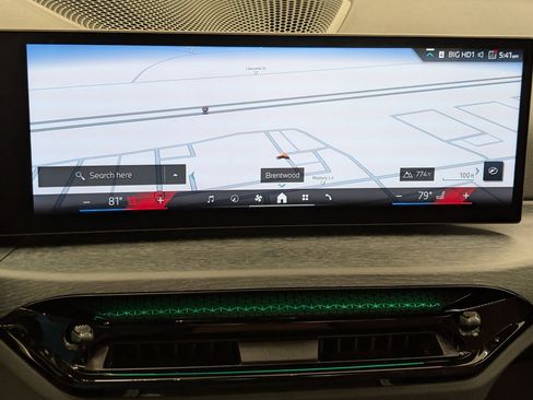 New 2025 BMW 330i Sedan w/ Convenience Package image 24