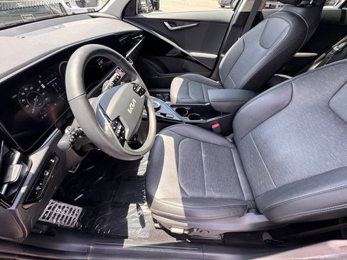 Used 2023 Kia Niro Wave FWD image 18