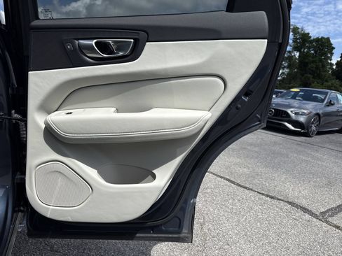 Certified 2024 Volvo XC60 B5 Ultimate w/ Protection Package Premier AWD/4WD image 31