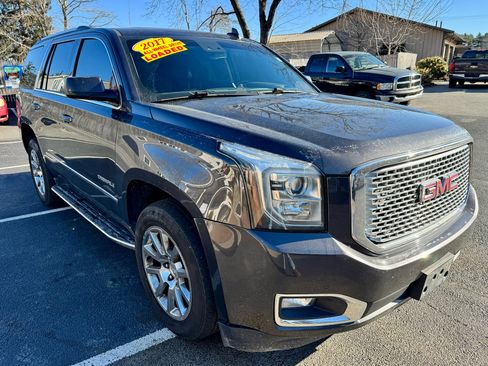 Used 2017 GMC Yukon Denali w/ Open Road Package image 3