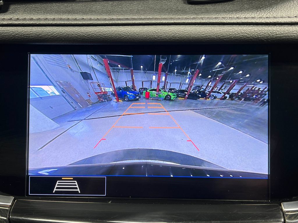 Used 2020 Cadillac XT6 Premium Luxury AWD/4WD image 11
