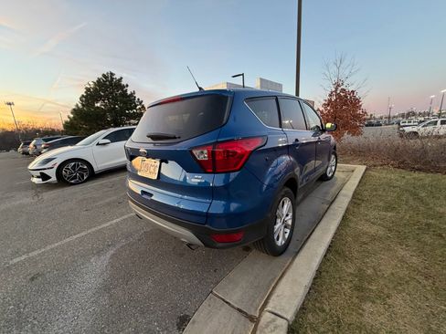 Used 2019 Ford Escape SE image 6
