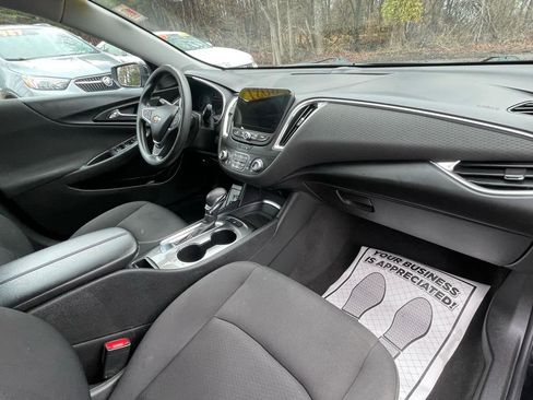 Used 2021 Chevrolet Malibu LT image 27