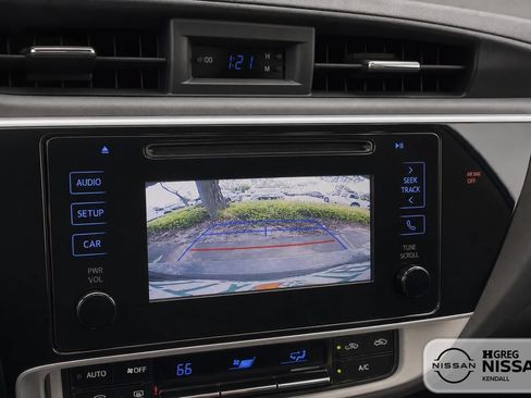 Used 2018 Toyota Corolla LE FWD image 8