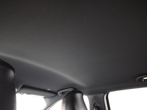 Used 2025 Jeep Compass Latitude AWD/4WD image 19