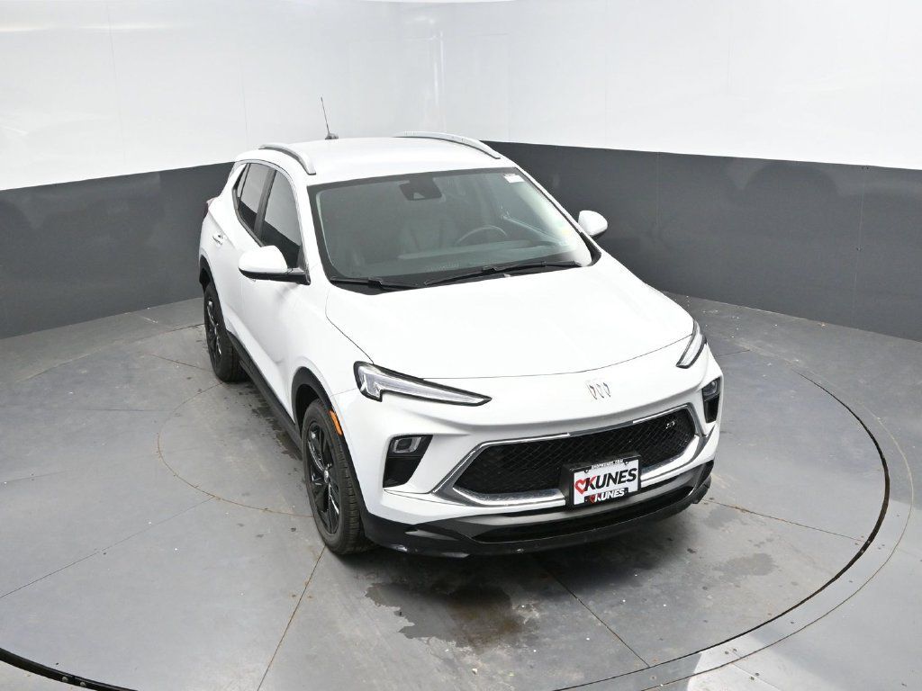 Used 2024 Buick Encore GX Sport Touring FWD image 24