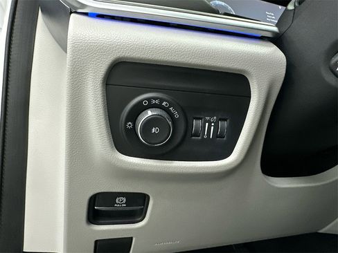 Used 2021 Jeep Grand Cherokee L Overland w/ Advanced Protech Group III image 36