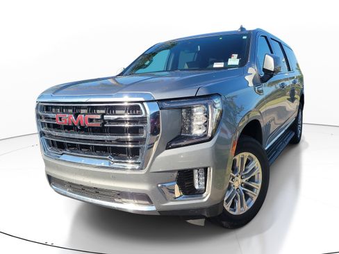Used 2024 GMC Yukon XL SLT w/ SLT Premium Package AWD/4WD image 3