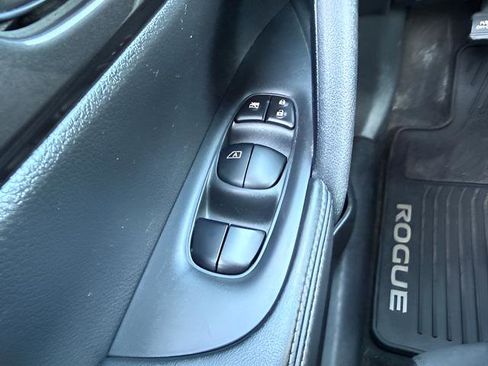 Used 2020 Nissan Rogue SV AWD/4WD image 22