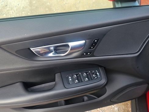 Certified 2024 Volvo V60 B5 Cross Country Plus image 17