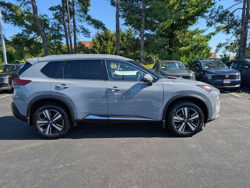 Used 2021 Nissan Rogue Platinum AWD/4WD image 2