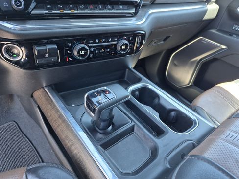Used 2023 Chevrolet Silverado 1500 High Country w/ Technology Package AWD/4WD image 23