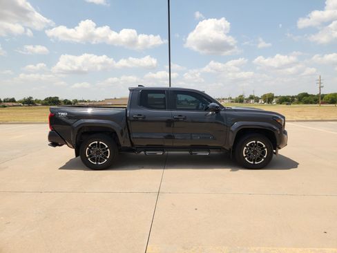 Used 2024 Toyota Tacoma TRD Sport RWD image 7