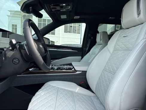 New 2026 Cadillac Escalade Sport AWD/4WD image 4