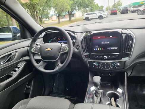Used 2023 Chevrolet Traverse LT FWD image 16