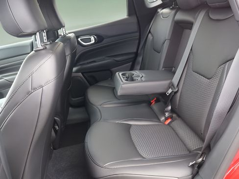 New 2026 Jeep Compass Latitude AWD/4WD image 22
