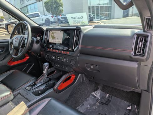Used 2025 Nissan Frontier PRO-4X w/ Pro Premium Package AWD/4WD image 33