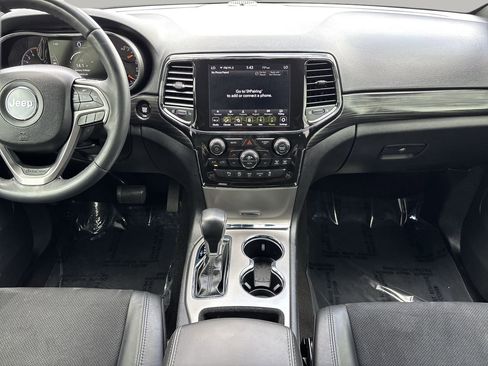 Used 2022 Jeep Grand Cherokee Laredo X image 14