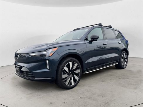 Certified 2025 Volvo EX90 Plus image 2