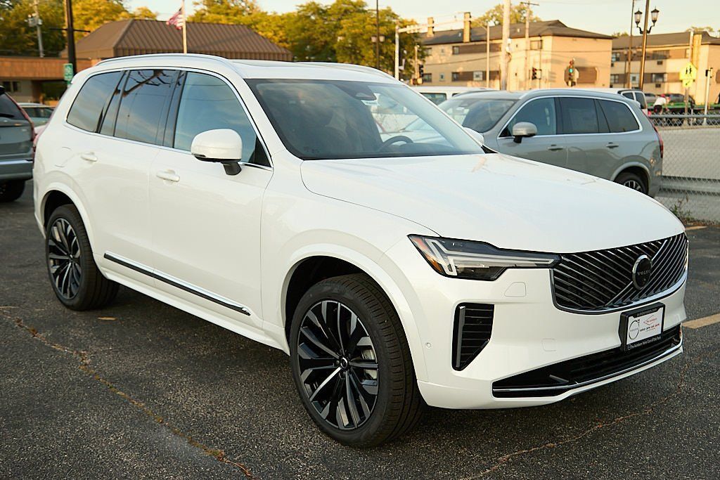 New 2026 Volvo XC90 B6 Plus w/ Protection Package AWD/4WD image 4