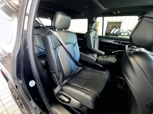 Used 2024 Jeep Wagoneer Series II image 18