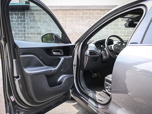 Used 2019 Jaguar F-PACE R-Sport AWD/4WD image 7